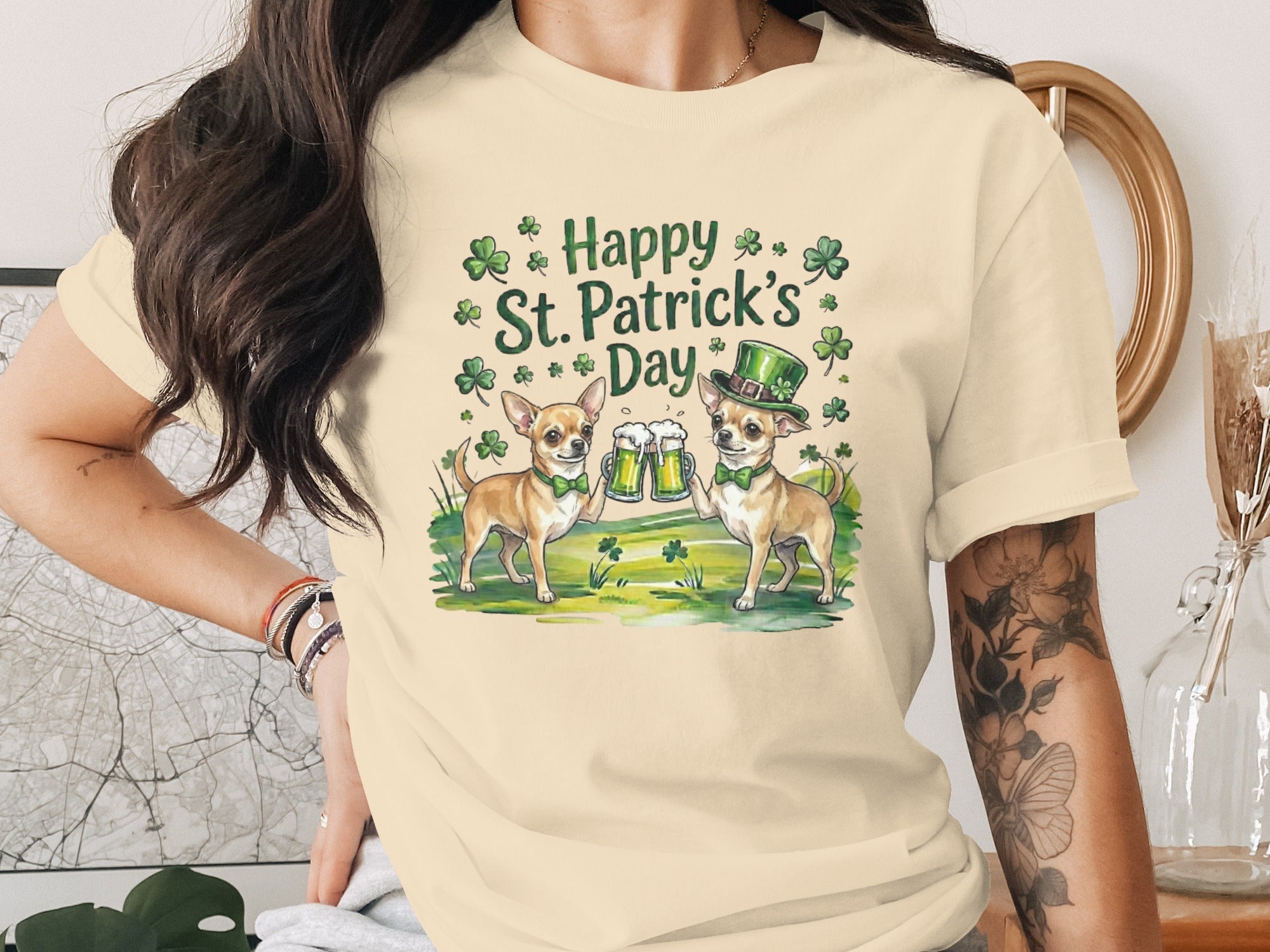 Cute Happy St Patrick's Day Chihuahua T-Shirt